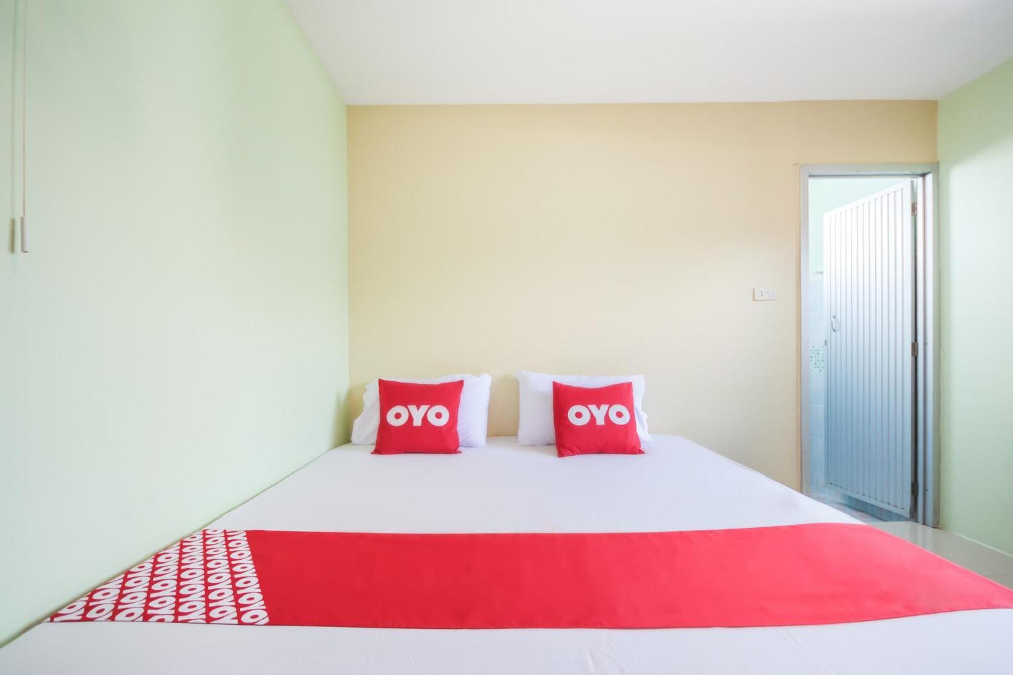 Oyo 1163 Eden Hostel Phuket Extérieur photo