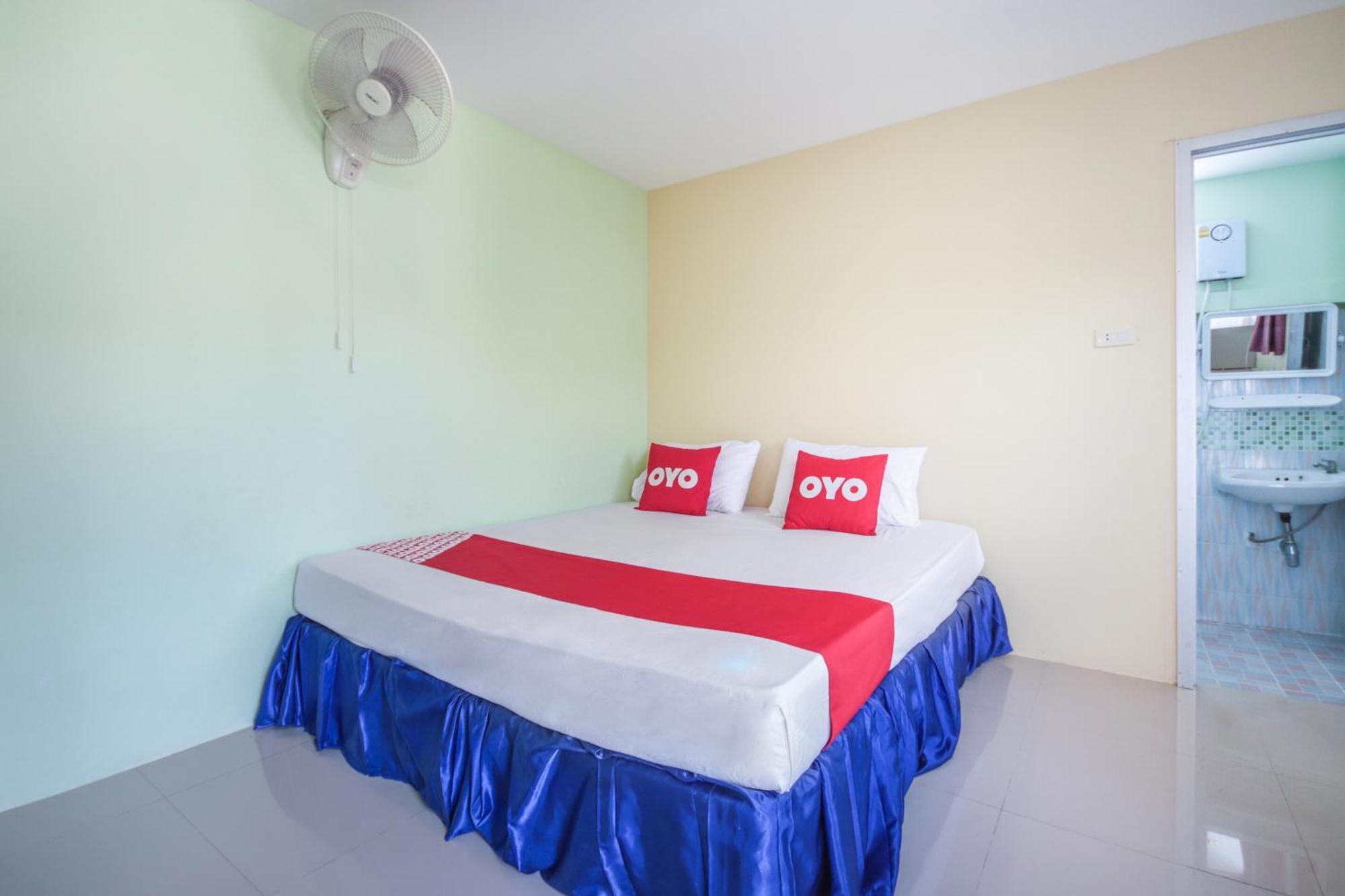 Oyo 1163 Eden Hostel Phuket Extérieur photo