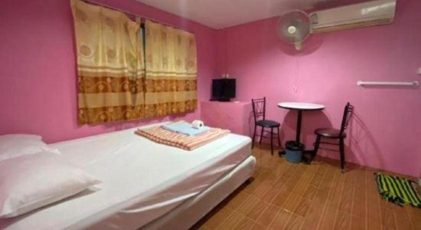 Oyo 1163 Eden Hostel Phuket Extérieur photo