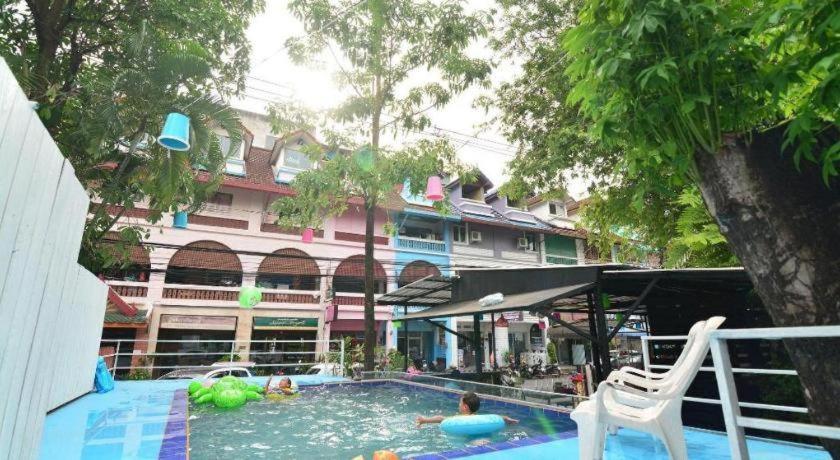 Oyo 1163 Eden Hostel Phuket Extérieur photo